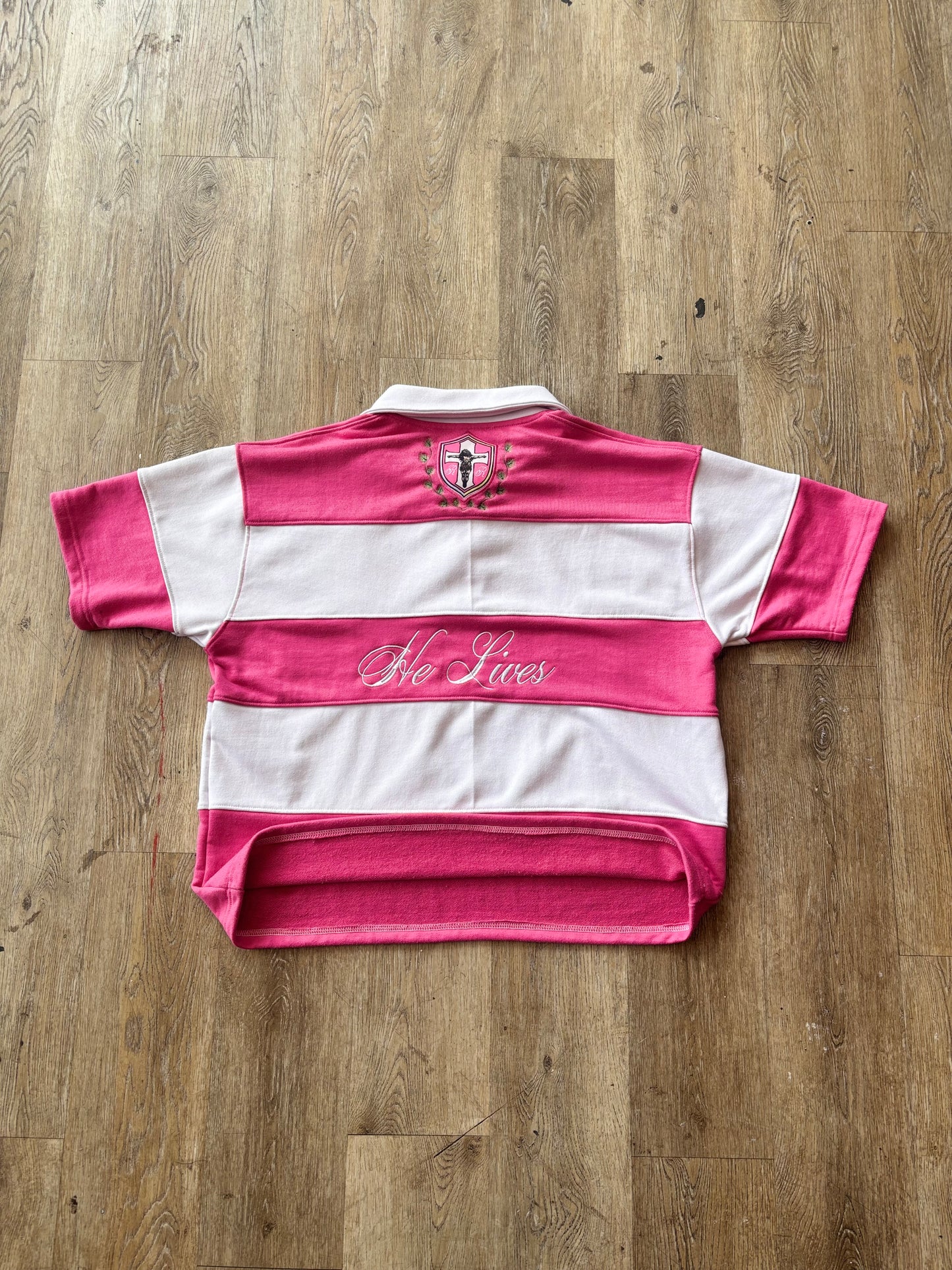 He Lives polo "Pink"